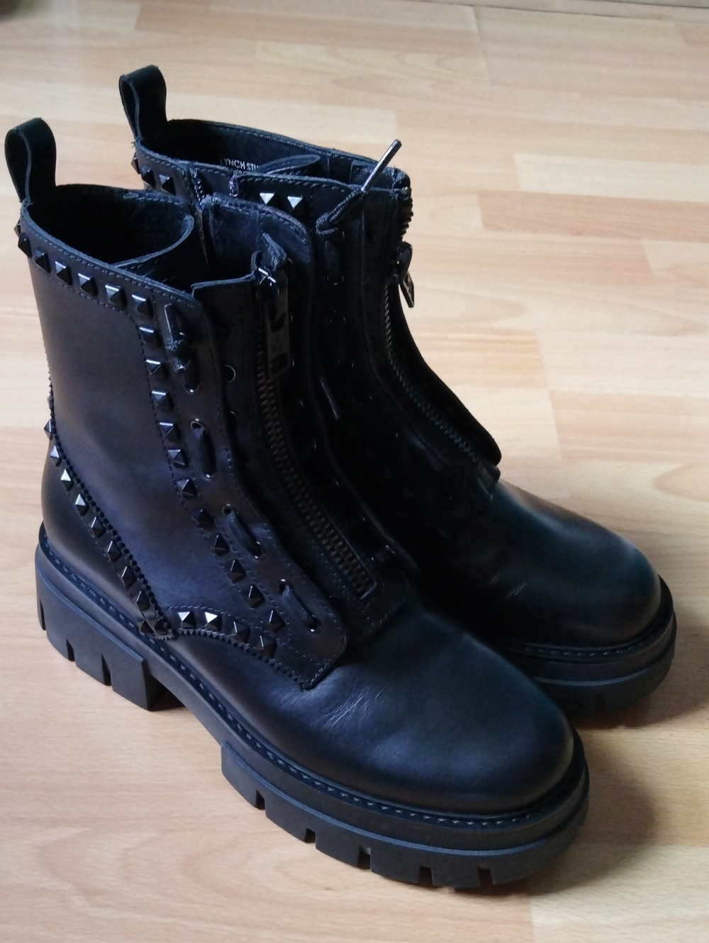 ASH LYNCH STUDS